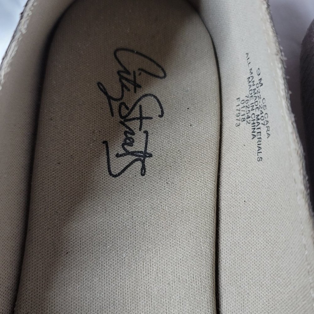City Streets Size 9 Rose Gold Flats - Picture 6 of 8